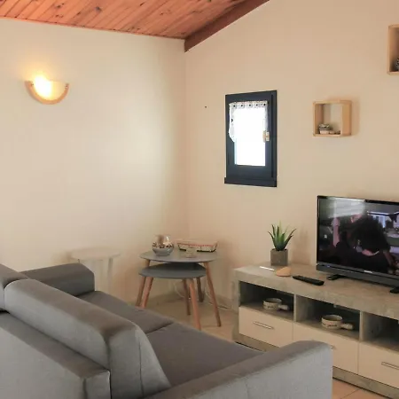 Maison Renovee Avec Piscine Chauffee, Proche Mer, 4 Couchages, Parking Prive, Courts De Tennis - Fr-1-224a-12 *